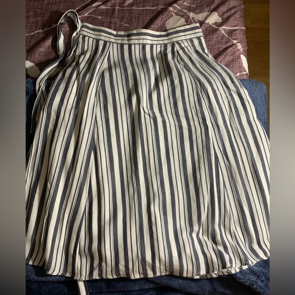 Black white midi skirt